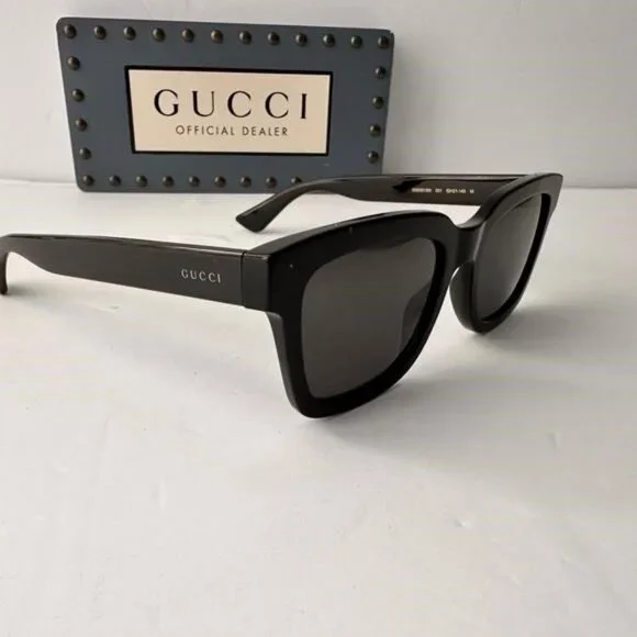 Gucci | Accessories | Authentic Gucci Smoke Square Mens  display picture 3